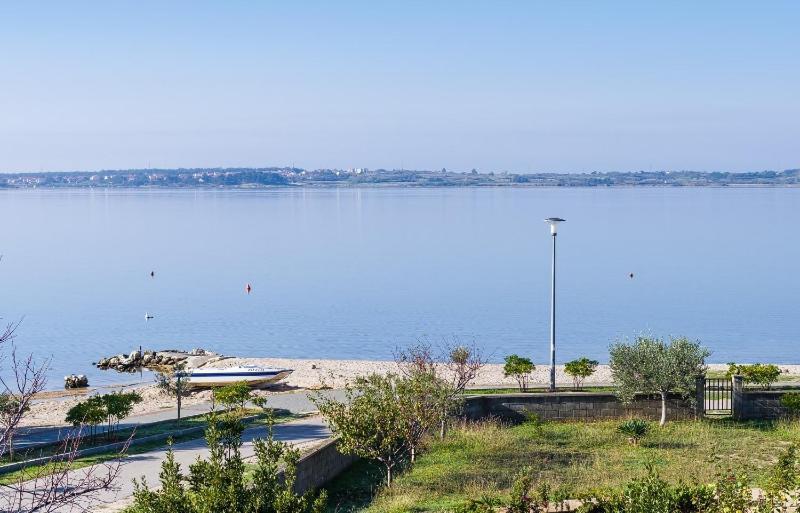 Apartment Nin - Vrsi At The Beach Exteriör bild